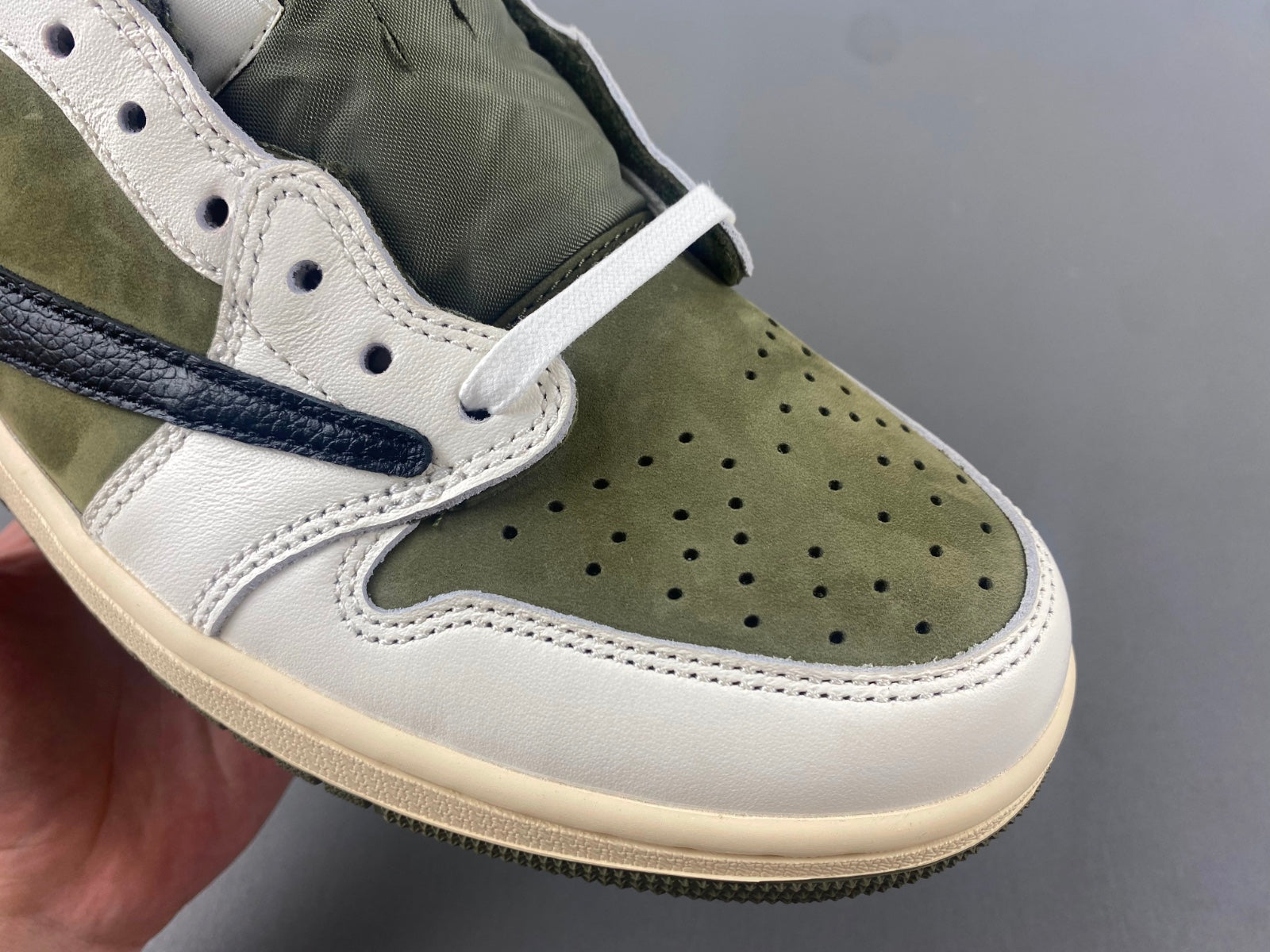 Air Jordan 1 Retro Low OG SP x Travis Scott Olive (W)