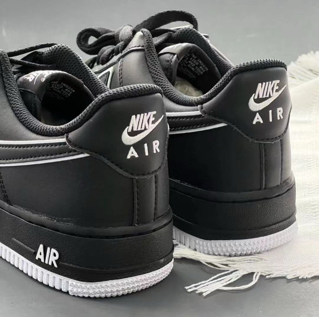 AIR FORCE 1 BLACK AND WHITE