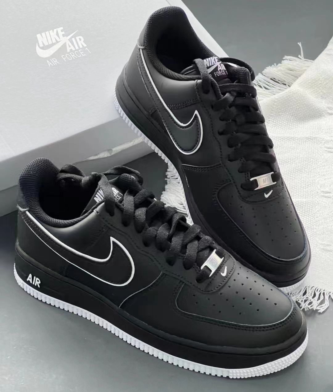 AIR FORCE 1 BLACK AND WHITE