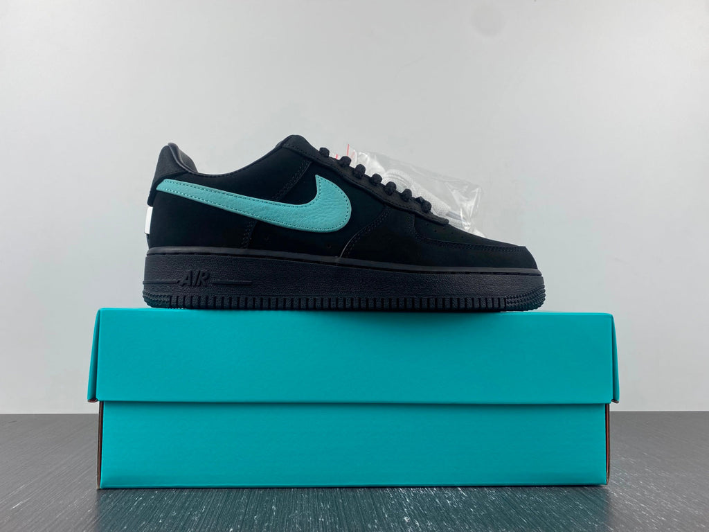 AIR FORCE 1 TIFFANY AND CO