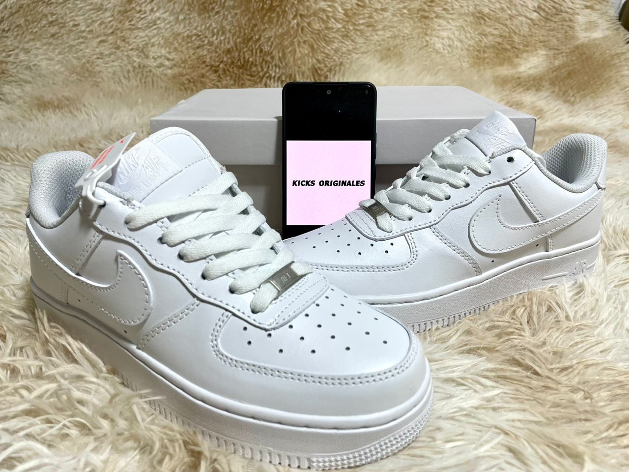 NIKE AIR FORCE 1 BLANCAS