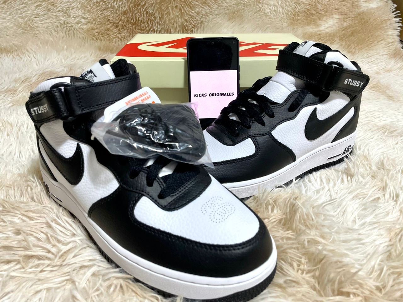 AIR JORDAN 1 PANDA