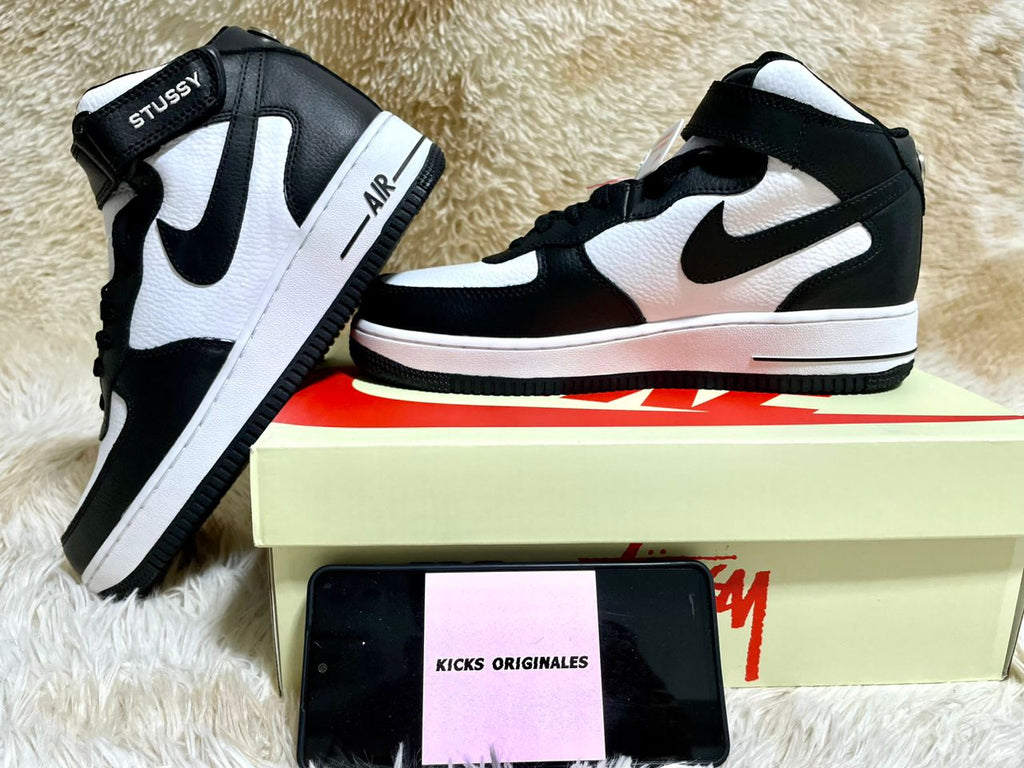 AIR JORDAN 1 PANDA